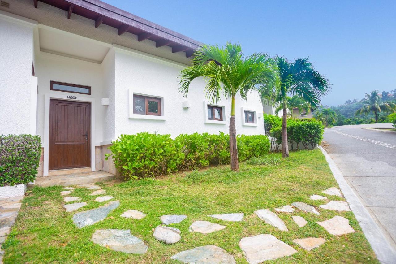 French Harbour Pristine Bay Villa 1304 With Large Pool - 3 Bedroom Condo מראה חיצוני תמונה